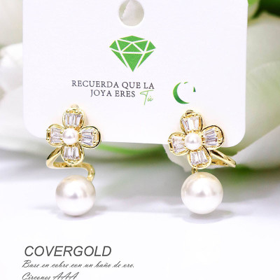 Aretes  de flor circones y perla en covergold