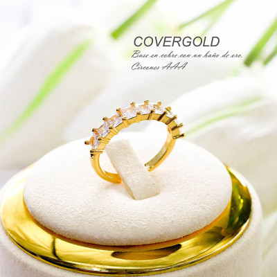 Anillo de circones en covergold