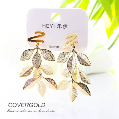 Aretes de hojas en covergold