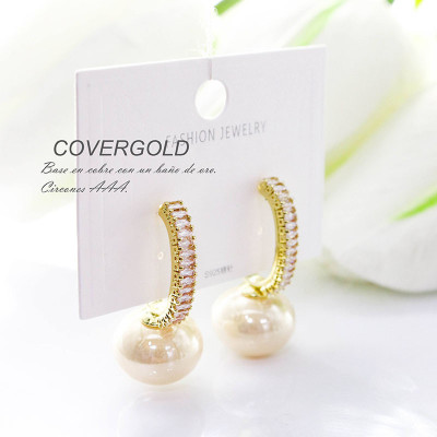 Aretes de perla en covergold