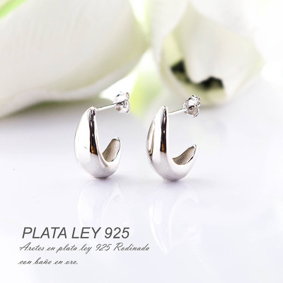 Aretes en plata ley 925 con baño en Rodio