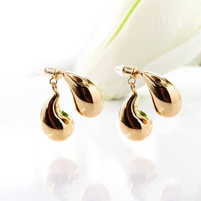 Aretes de gota en covergold con baño en Rodio