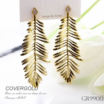 Aretes de hojas grandes en covergold