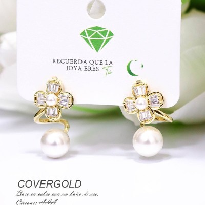 Aretes  de flor circones y perla en covergold