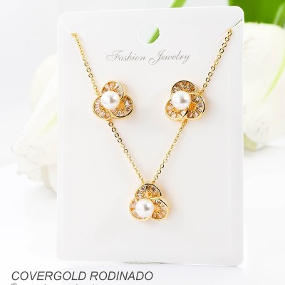 Set de aretes en covergold rodinado