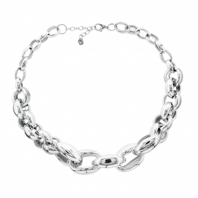 Collar con eslabones plateados