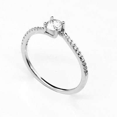 Anillo en plata ley 925 con baño en rodio