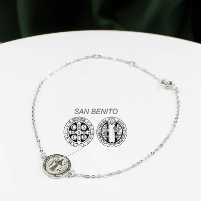 Pulsera en plata ley 925 con baño en Rodio con dije de la virgen de Guadalupe