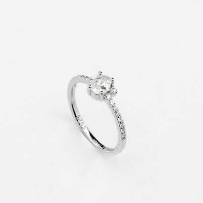 Anillo en plata ley 925 con baño en rodio