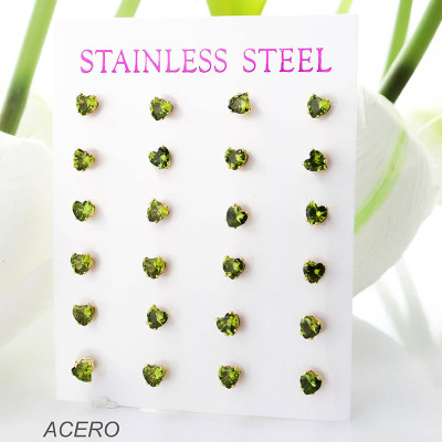 Cartón de aretes en forma de corazón en acero paquete x 12